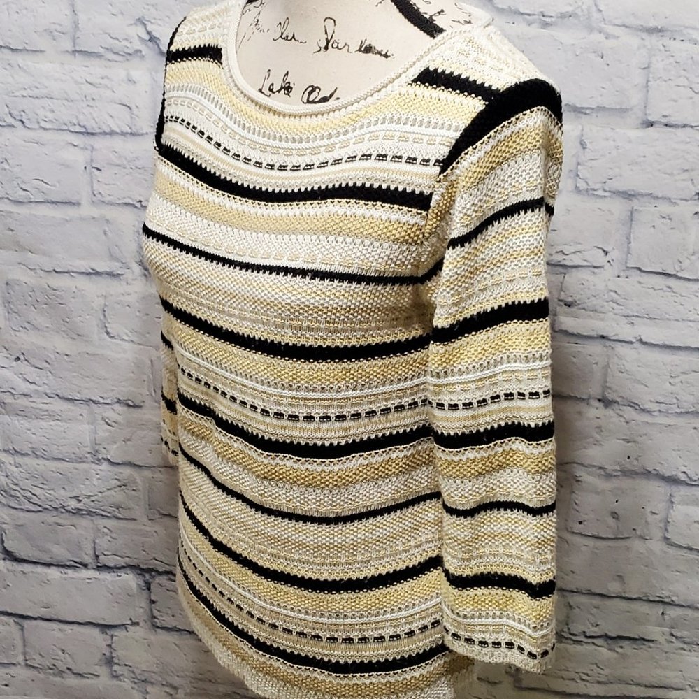 Classic Elements Tan White 3/4 Sleeve Knit Sweater